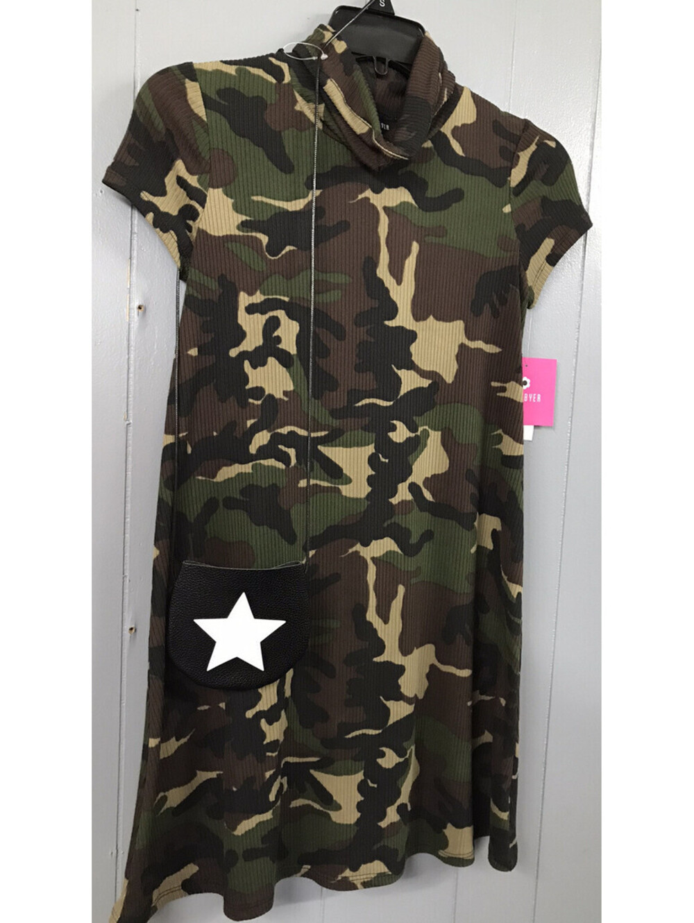 Amy Byer Girls Dress. Green Camouflage with Purse. Short Sleeve. Size Large. NWT